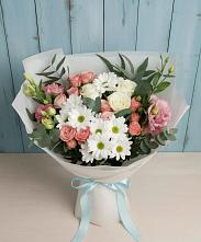 Букет цветов из:  Розы, Лизиантусы и Хризантемы в Балаково