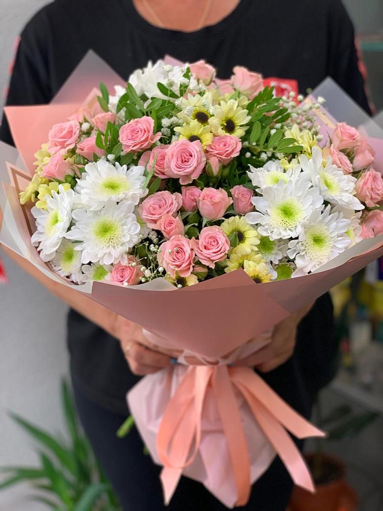 Букет цветов из: Розы и Хризантемы в Балаково