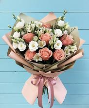 Букет цветов из:  Розы, Альстромерии и Лизиантусы в Балаково