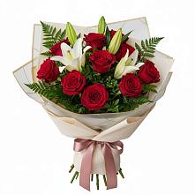 Букет цветов из:  Лилии и Розы в Балаково