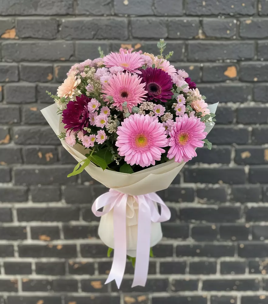 Букет цветов из: Герберы и Хризантемы в Балаково