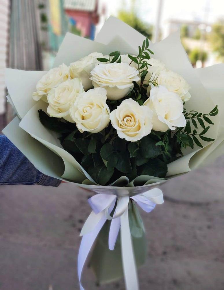 Букет Белые розы Проуд в Балаково