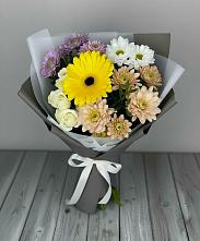 Букет цветов из:  Розы, Герберы и Хризантемы в Балаково