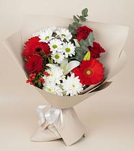 Букет цветов из:  Розы, Хризантемы, Герберы и Лилии в Балаково