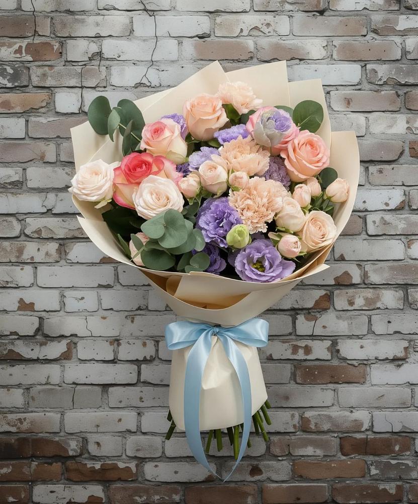 Букет цветов из: Розы, Лизиантусы и Гвоздики в Балаково