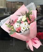 Букет цветов из:  Розы, Лизиантусы и Хризантемы в Балаково
