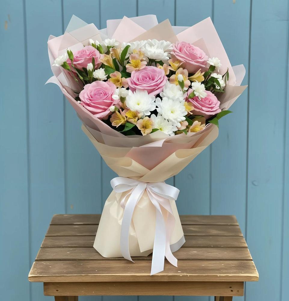 Букет цветов из: Гвоздики, Орхидеи и Розы в Балаково