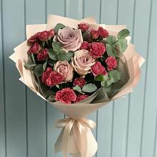 Букет цветов из:  Гвоздики и Розы в Балаково