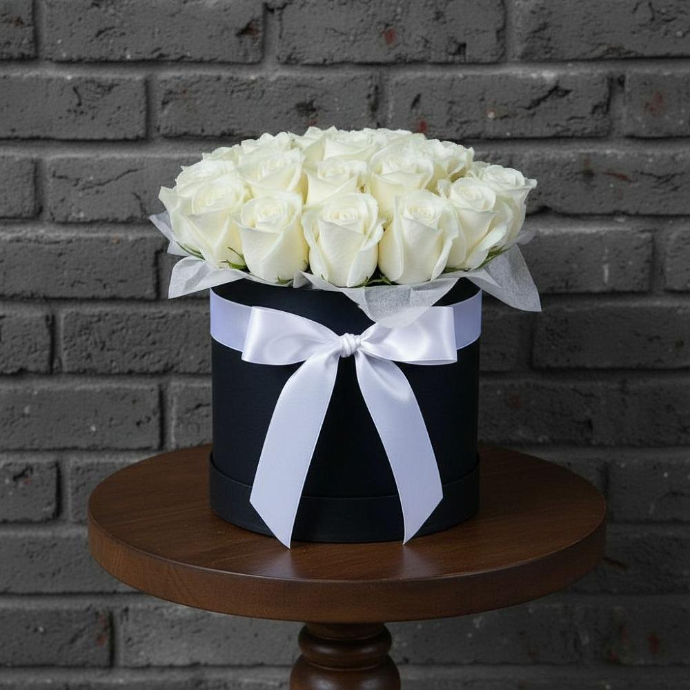 Цветочная композиция из Розы в шляпной коробке в Балаково