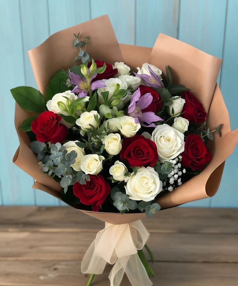 Букет цветов из: Розы и Альстромерии в Балаково