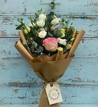 Букет цветов из:  Розы и Лизиантусы в Балаково