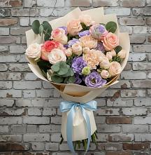 Букет цветов из:  Розы, Лизиантусы и Гвоздики #REPLACE_PRED# Балаково