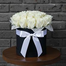 Цветочная композиция из Розы в шляпной коробке в Балаково